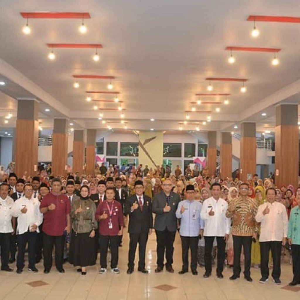 Lantik 90 Kepala Sekolah SD, Wako Hendri Septa Harapkan Peningkatan Kualitas Pendidikan