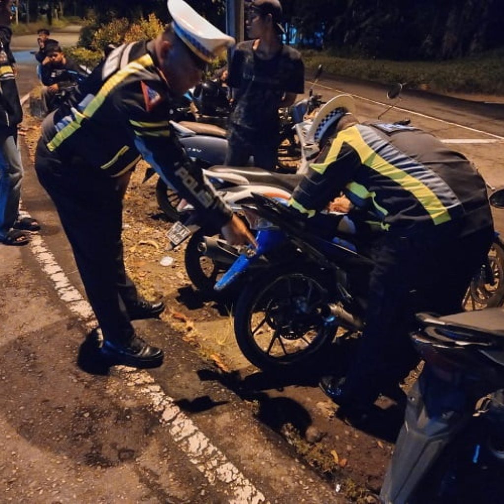 Operasi Keselamatan Singgalang 2023; Polres Pasaman Barat Lakukan Penertiban Pelanggaran Knalpot Brong Dan Antisipasi Balap Liar