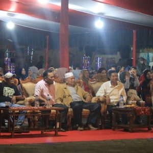 Anggota DPRD Pasbar dampingi Bupati H. Hamsuadi.S.Ag dalam Rangka Lomba lagu daerah dalam memperingati Hari Jadi Kabupaten Pasaman Barat ke-19