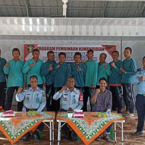 Bekali Warga Binaan, Lapas Terbuka Kelas IIB Pasaman Gelar Pelatihan Pemasangan Wallpaper untuk Warga Binaan