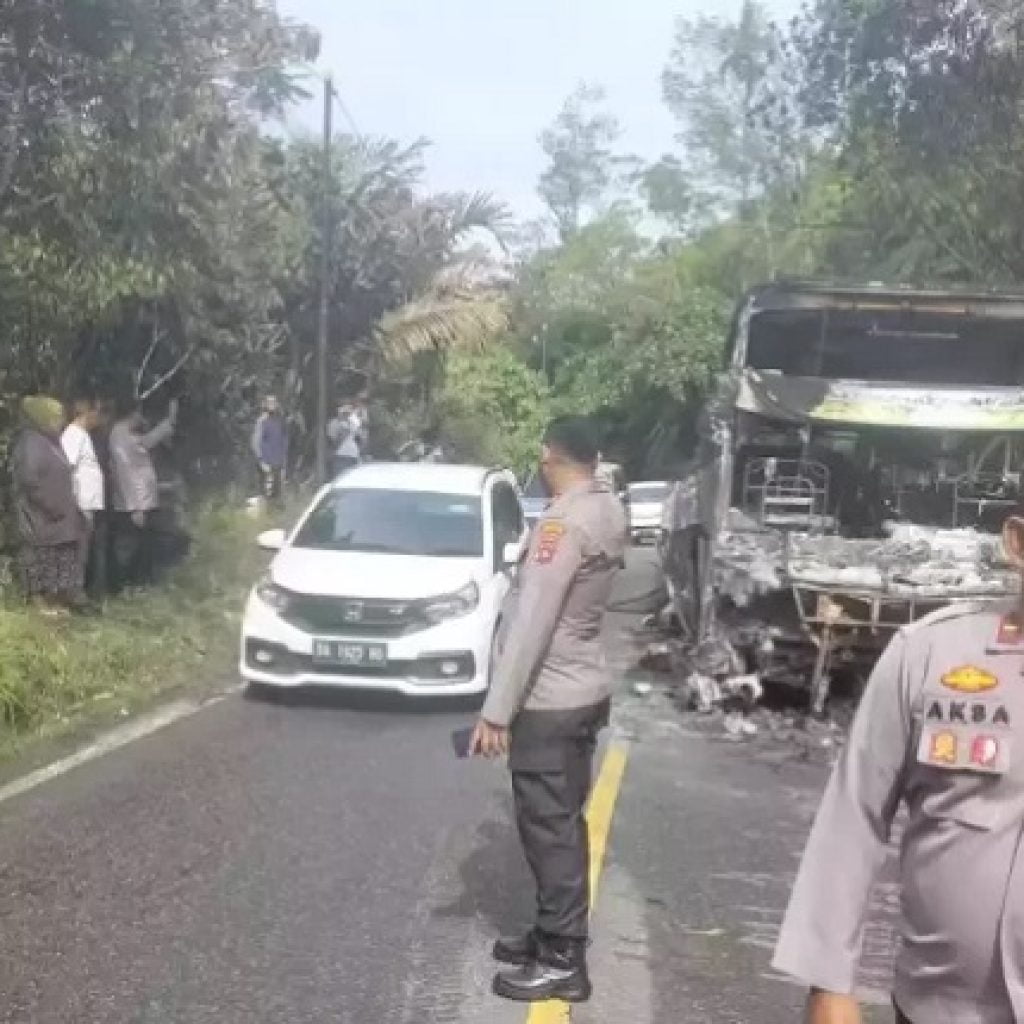 Bus ALS Terbakar di Palupuh, Kapolsek Palupuh – Tidak Ada Korban Jiwa