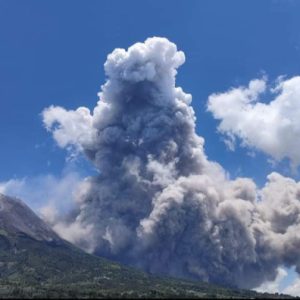 Gunung Merapi Kembali Muntahkan Awan Panas Guguran