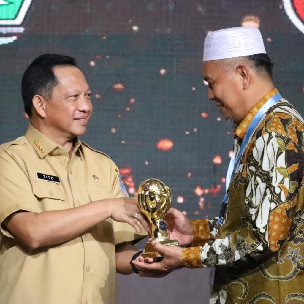 Pasaman Barat Raih Penghargaan UHC Award Tahun 2023