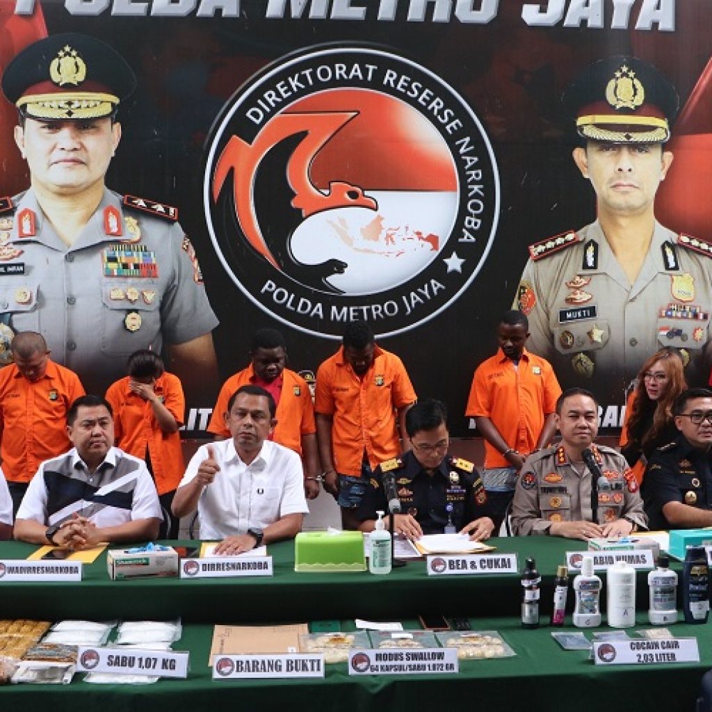 Pengedar Kokain Cair dengan Botol shampo Asal Brazil Berhasil ditangkap Polisi