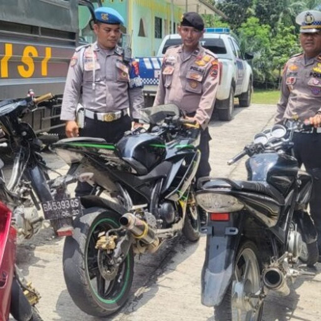 Polres Pasaman Barat Tertibkan Kendaraan Bermotor Yang Menggunakan Knalpot Brong