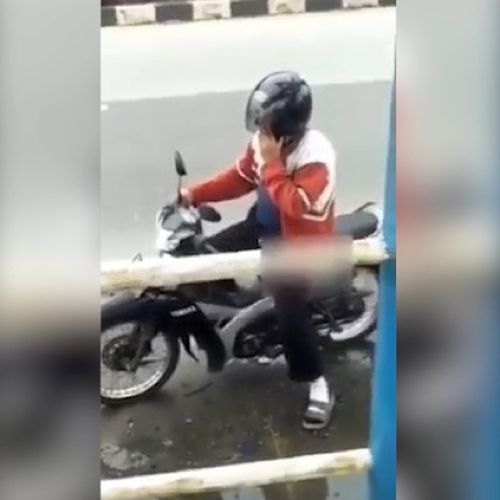 Pria Tunjukkan Alat Kelamin di Depan Halte Trans Padang, Sumatera Barat
