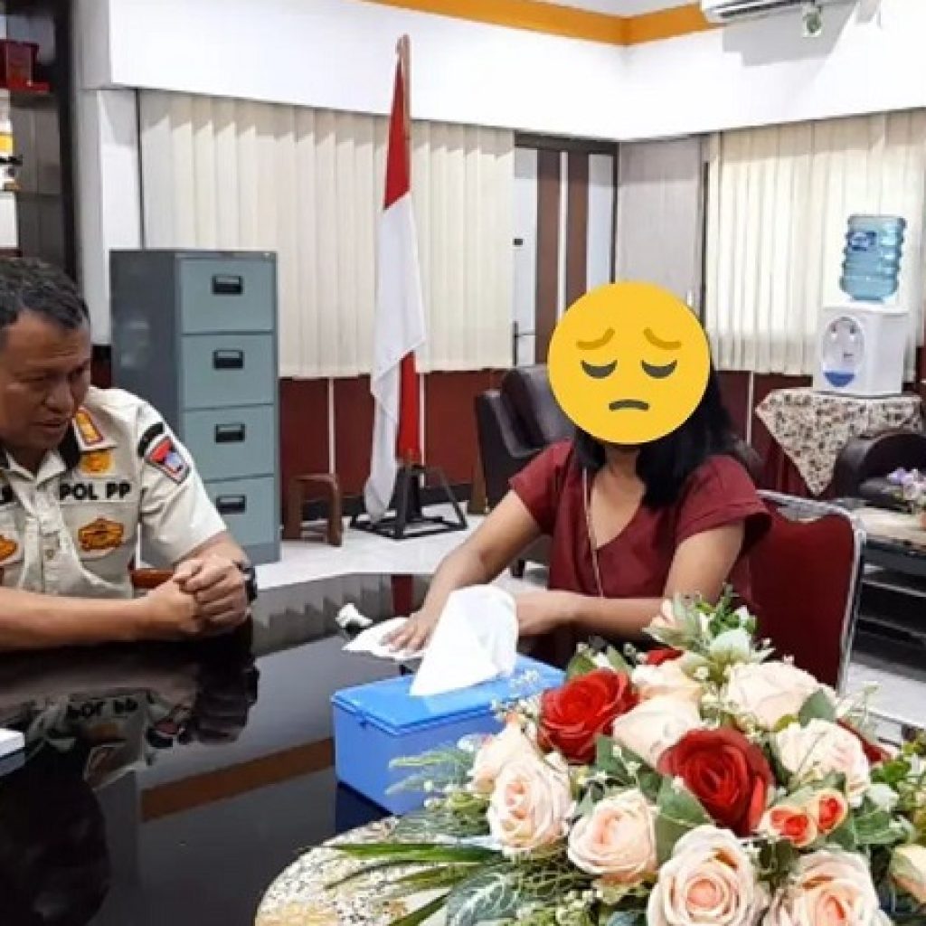 Sempat Viral di Medsos, Ibu Muda Iklankan Sewa Trotoar Meminta Maaf atas Kesalahan yang telah diperbuat