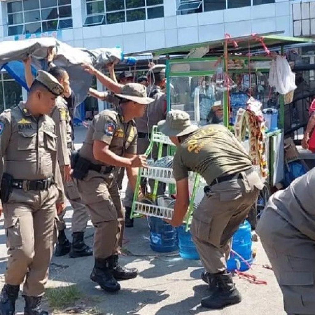 Sudah dibongkar dibangun lagi, Lapak PKL Kawasan Khatib Sulaiman Kota Padang dibongkar Kembali