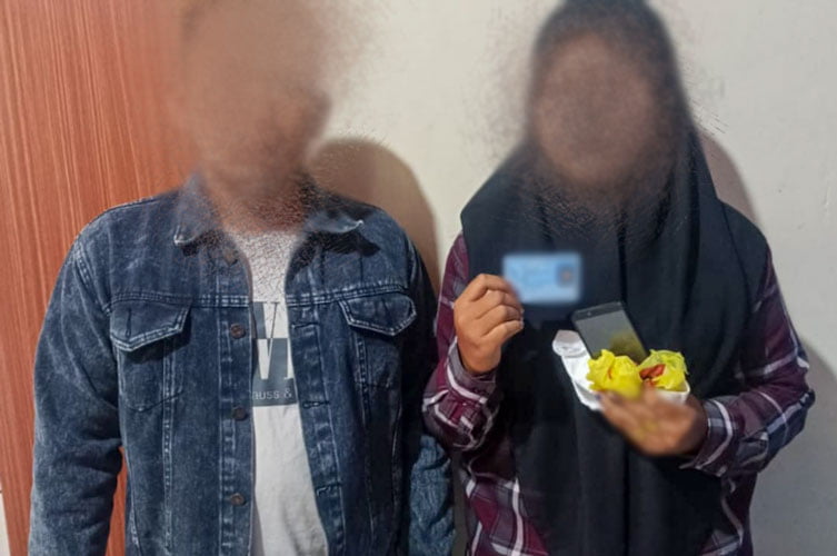 Penyelundupan Handphone oleh Pengunjung Berhasil di Cegah Petugas Lapas Talu penyelundupan-handphone-di-lapas-talu-berhasil-digagalkan-petugas-lapas-talu