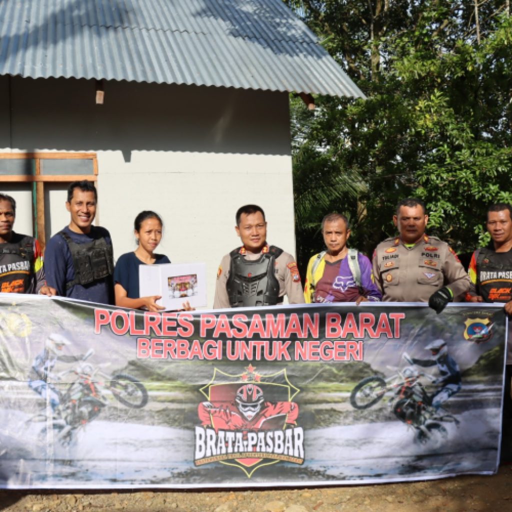 Kapolres Pasaman Barat Salurkan Bantuan Sembako Bersama Komunitas Brata Pasbar