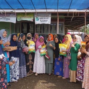 Ketua TP PKK Pasaman Barat Tinjau Pasar Murah Bersubsidi di Kecamatan Pasaman