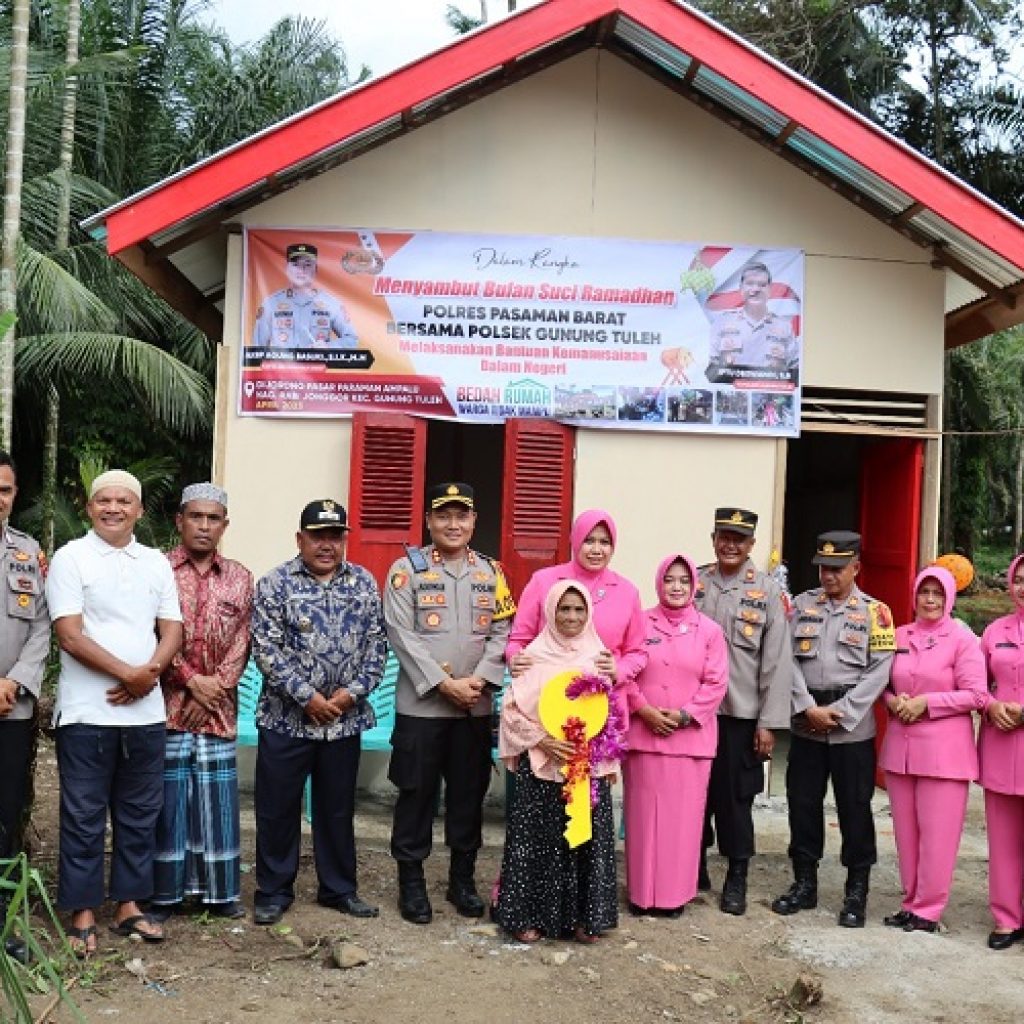 Peduli, Polres Pasaman Barat Bedah Rumah Warga di Nagari Rabi Jonggor