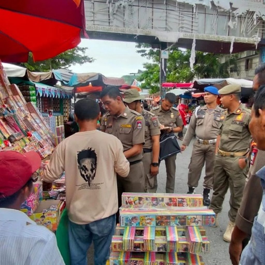 Satpol PP Padang Amankan Ratusan Butir Mercon, Tanggapi Keluhan dan Aduan Masyarakat