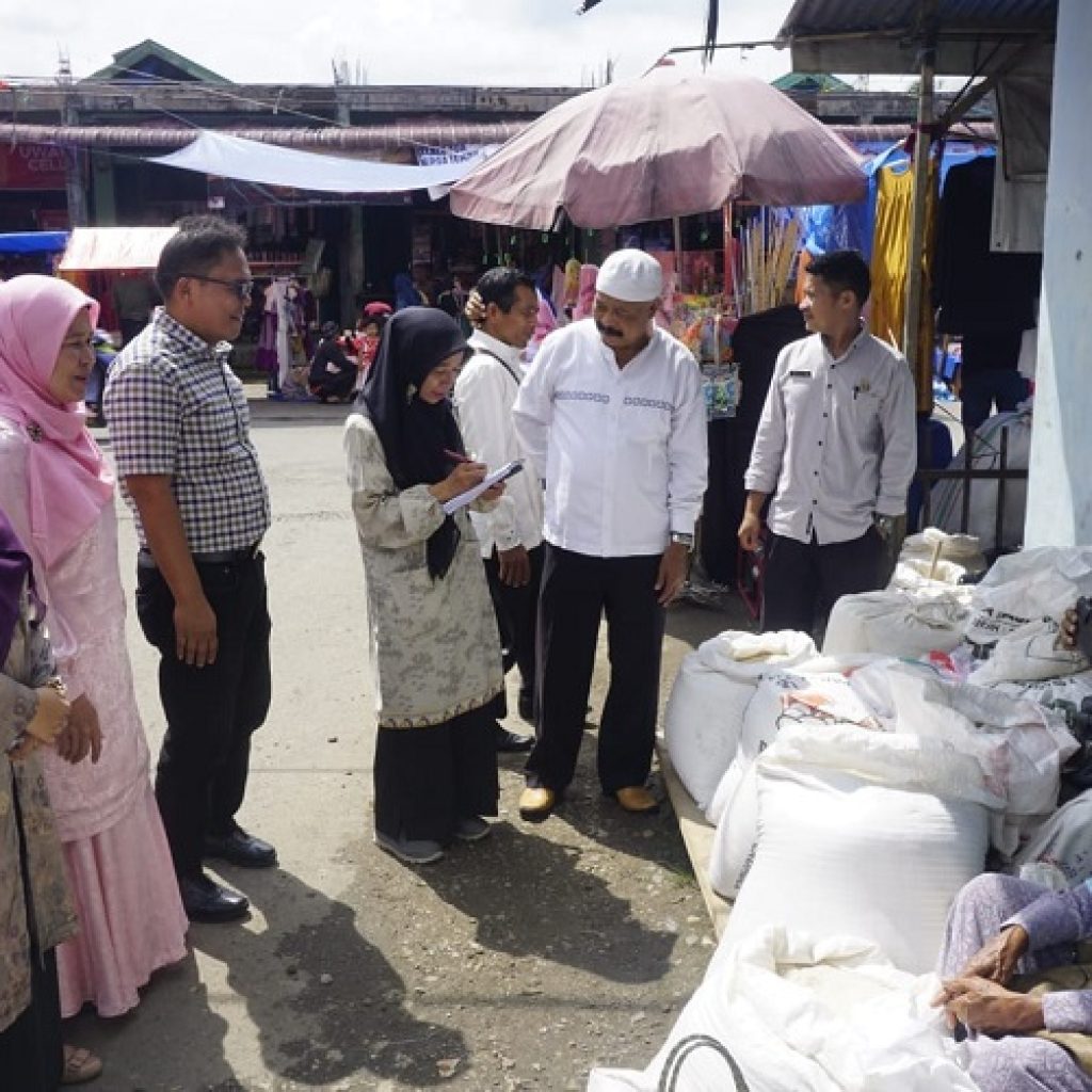 TPID Pasaman Barat Tinjau Harga dan Ketersediaan Pangan Pasar Talu