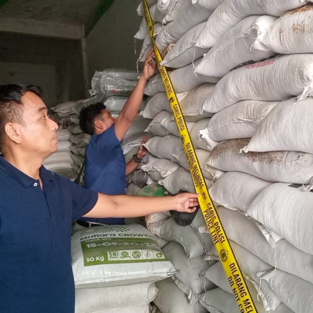Ditreskrimsus Polda Sumbar amankan 147 Ton di duga Pupuk Palsu di Pasaman Barat