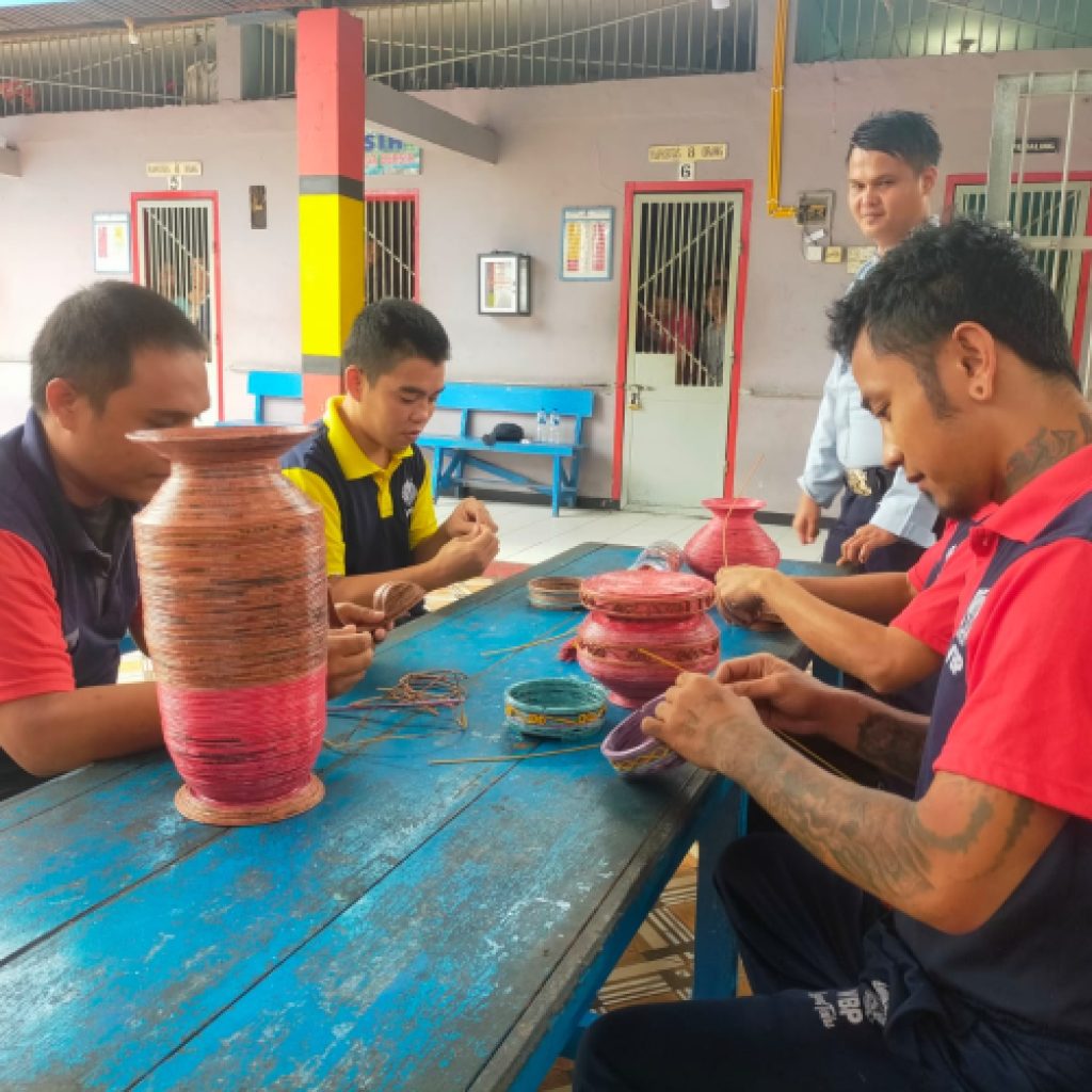 kreatifitas, Warga Binaaan kelas III Talu ikuti pelatihan karya Seni Kerajinan Tangan