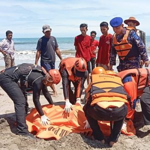 Korban Kapal Tenggelam Di Laut Mandiangin Pasaman Barat Ditemukan Dalam Kondisi Meninggal Dunia