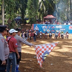 Kapolres Pasaman Barat membuka secara resmi Grasstrack Open 2023 Ajang kejurda putaran ke 2