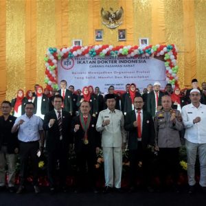 Hadiri Pelantikan Pengurus IDI Cabang Pasbar Periode 2023-2026, Wabup Risnawanto Harapkan Para Dokter Sukseskan Program UHC Pemda Pasbar