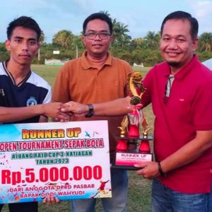 Anggota DPRD Kabupaten Pasaman Barat Hadiri Penutupan Open Turnamen AJUANG RAJO FC 3 Sepak Bola di Nagari Katiagan