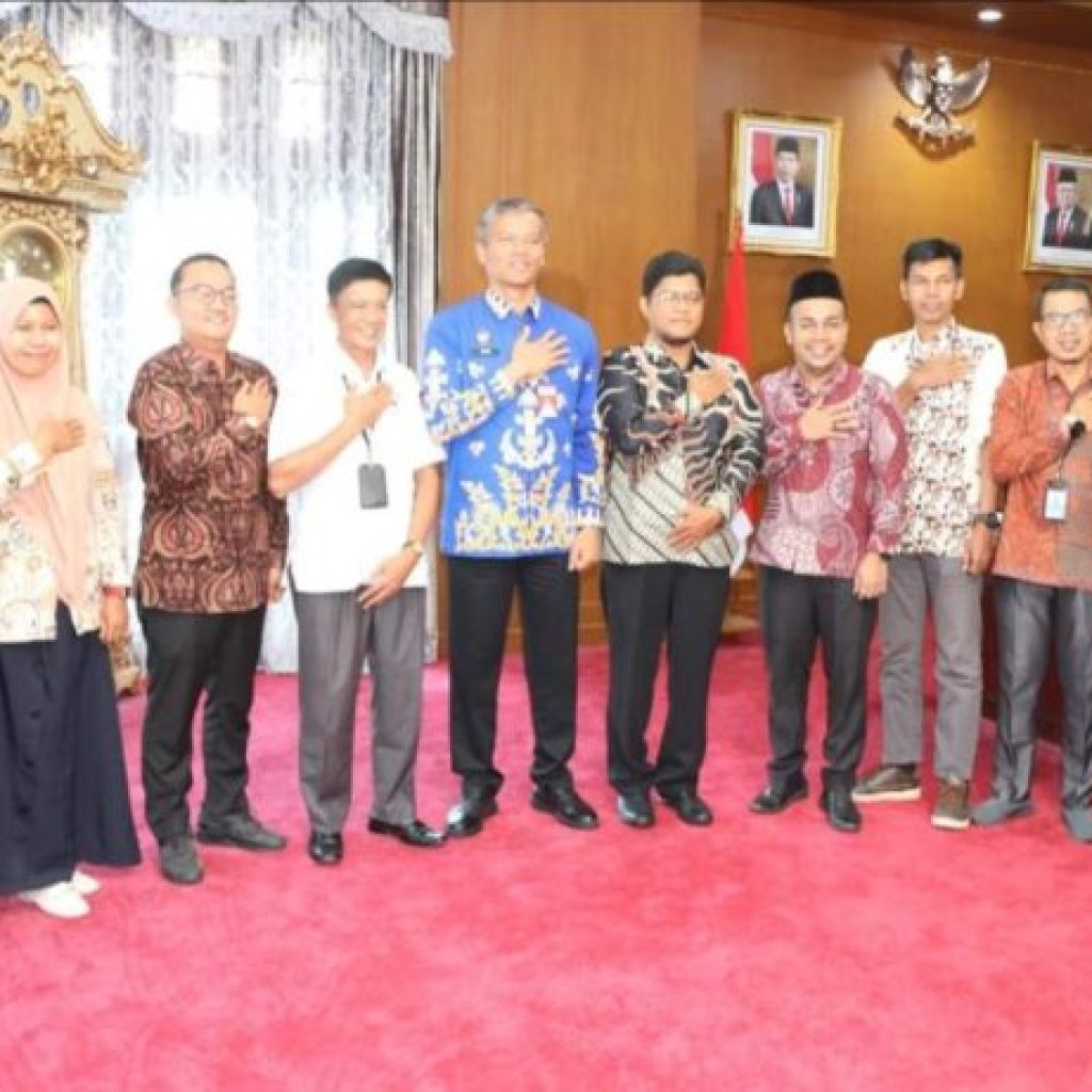 Wali Kota Pariaman Roberia Menerima Kunjungan Komisioner KPU