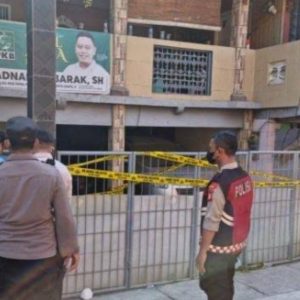 Ayah Dan Anak Membusuk Dirumah Sendiri
