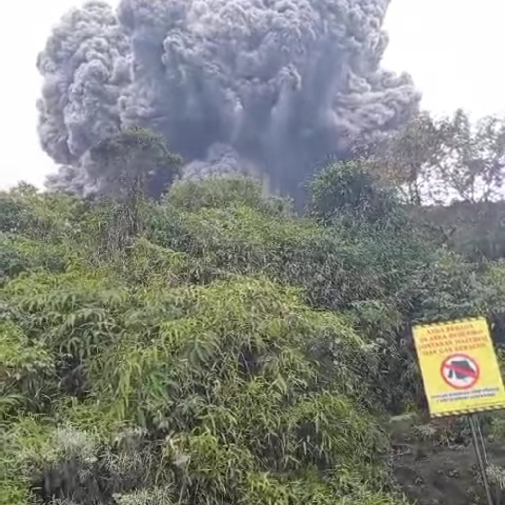 Tim Gabungan Masih Melakukan Pencarian Terhadap Pendaki Gunung Marapi