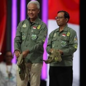 Ganjar Sarankan Mahfud MD Mundur Dari Menkopolhukam