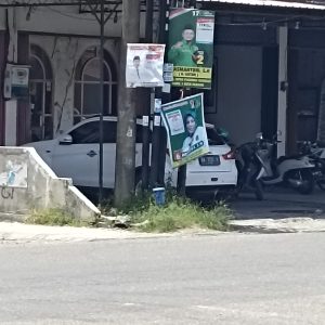 Ternyata Masih Ada Poster Caleg Dipasang Dan Ditempel Di Fasilitas Umum
