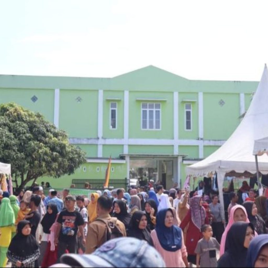 Kegiatan Bazar Barang Bekas Berkualitas Diserbu Ribuan Masyarakat
