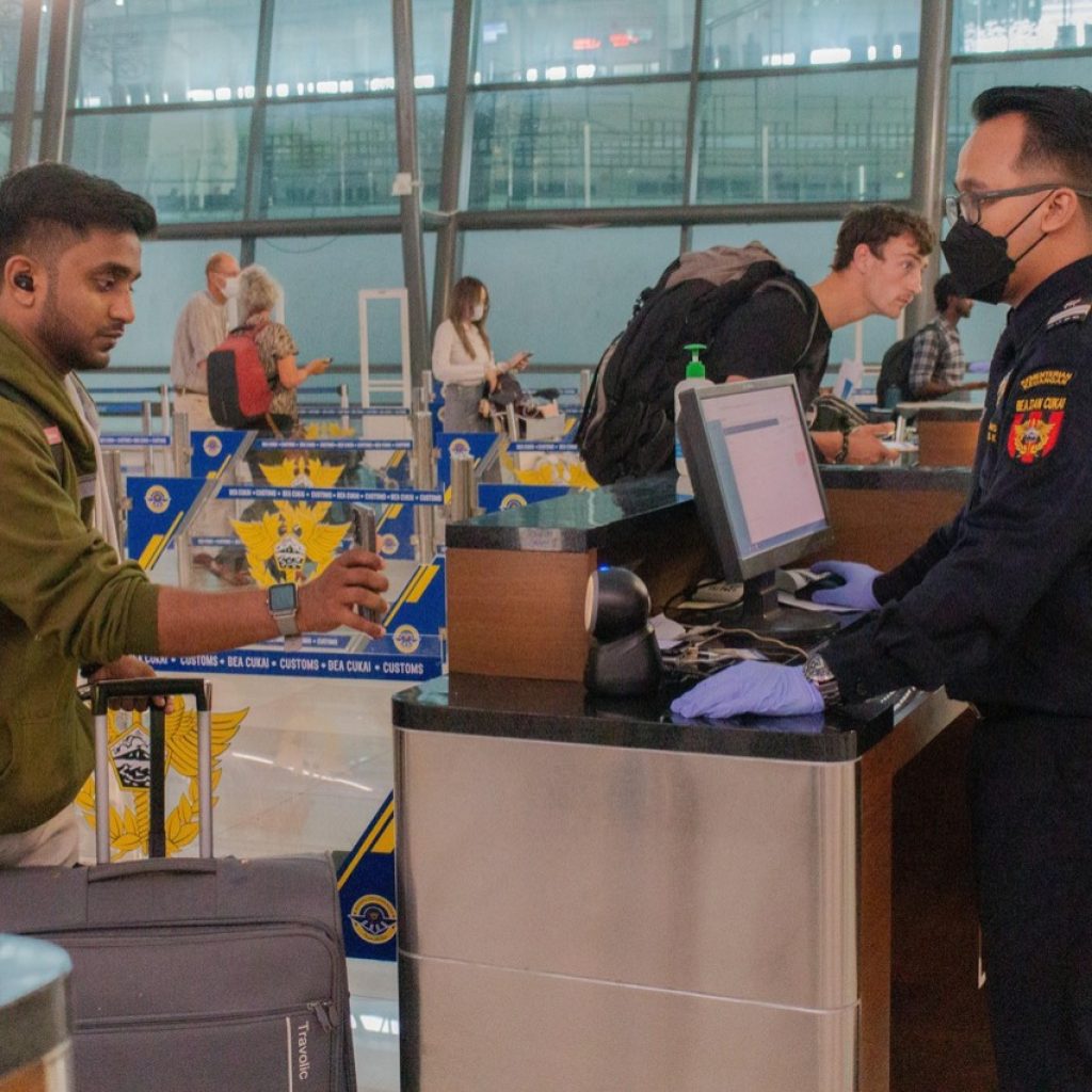 Upaya Bea Cukai Melawan Pengiriman Barang Terlarang di Bandara Soekarno-Hatta