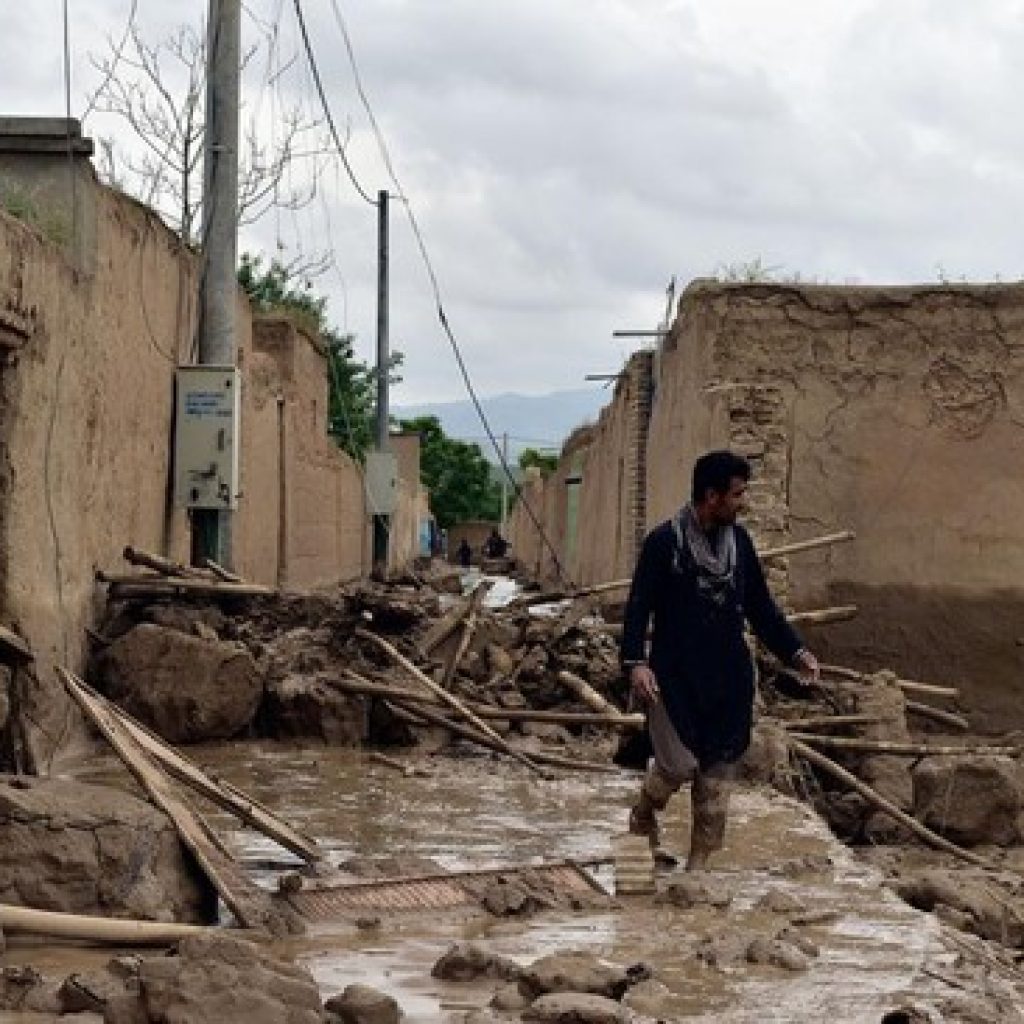 Banjir Bandang Afghanistan: Lebih dari 300 Orang Tewas, Ribuan Rumah Hancur