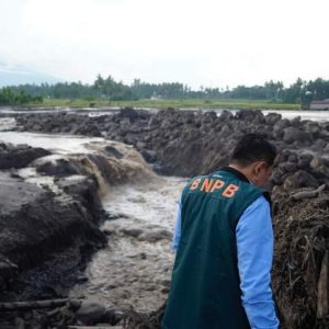 Banjir Bandang Lahar Dingin Sumbar: 37 Meninggal, Pencarian Dilanjutkan