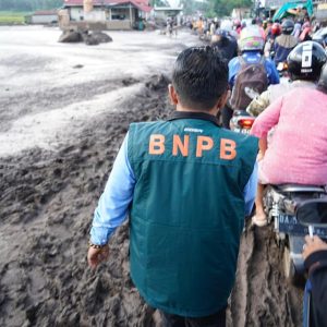 Banjir Bandang dan Longsor Terjang Tanah Datar, Puluhan Rumah Terendam, Bupati Eka Putra Imbau Warga Waspada
