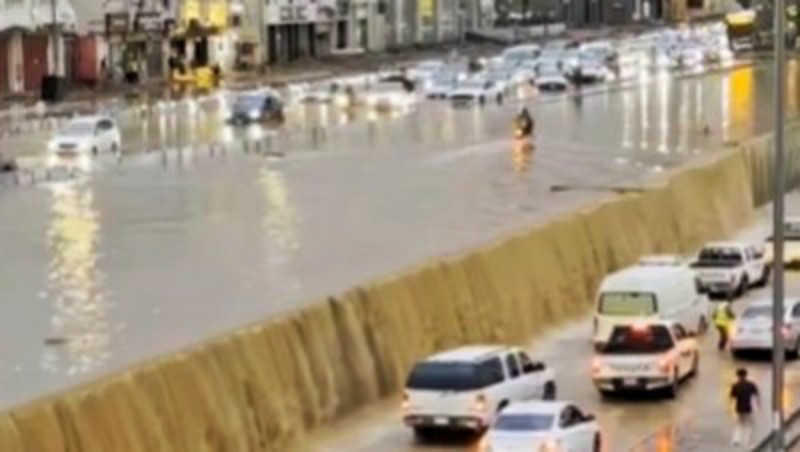 Bencana Banjir Arab Saudi Kota Madinah Terendam-01