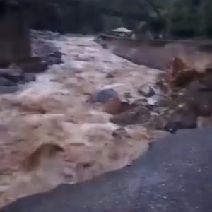 Banjir Bandang dan Longsor Terjang Agam, Jalur Padang-Bukittinggi Terputus