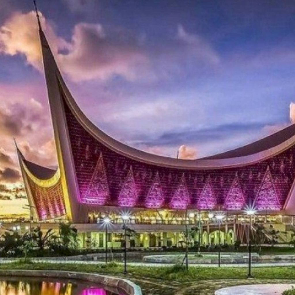 Merosotnya Pendidikan Adat dan Agama: Generasi Minangkabau Terancam Kehilangan Arah