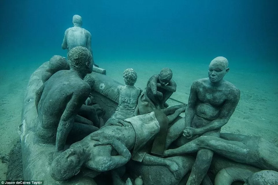 Jejak Sejarah Tersembunyi di Dasar Laut: Kisah dan Pesan di Balik Museum Patung Atlan Jejak Sejarah Tersembunyi di Dasar Laut: Kisah dan Pesan di Balik Museum Patung Atlan