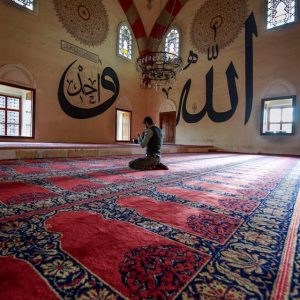 Menyelami Makna Terdalam Sholat: Membangun Koneksi dengan Sang Pencipta dan Menemukan Ketenangan Jiwa