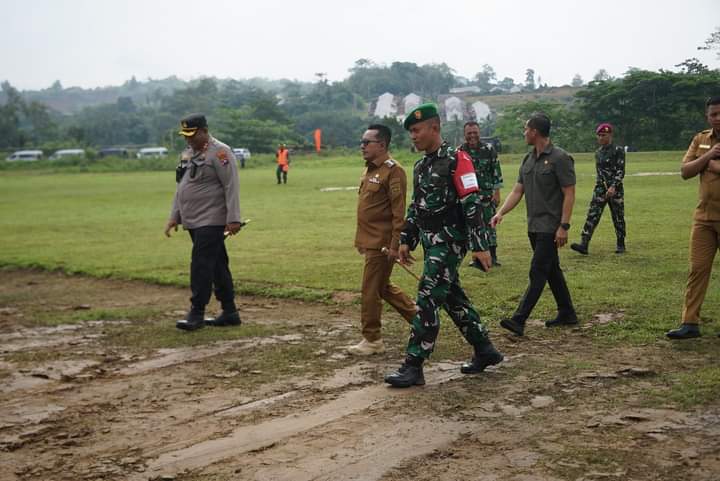 Persiapan Penyambutan Presiden Jokowi di Lima Kaum Bupati Eka Putra Pastikan Semuanya Siap 2