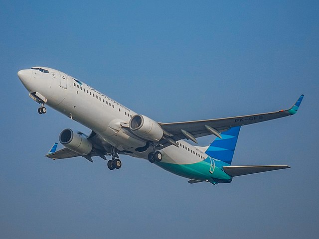 Pesawat Garuda Angkut 450 Jemaah Haji Mendarat Darurat di Makassar