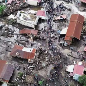 Pray For Agam, Lahar Dingin Mengamuk! Banjir Bandang Telan Nagari Bukik Batabuah