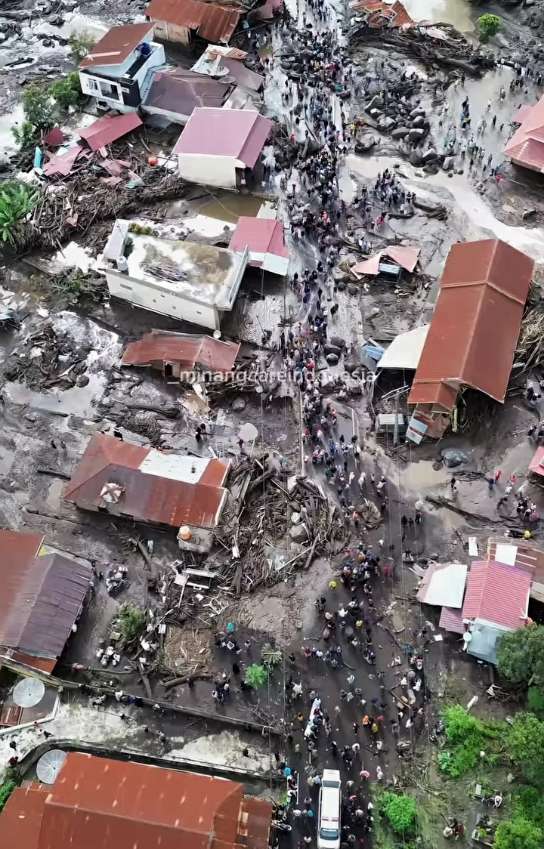 Pray For Agam, Lahar Dingin Mengamuk! Banjir Bandang Telan Nagari Bukik Batabuah