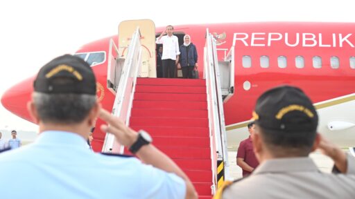 Presiden dan Ibu Iriana Tinjau Lokasi Banjir Bandang di Sumbar dan Salurkan Bantuan