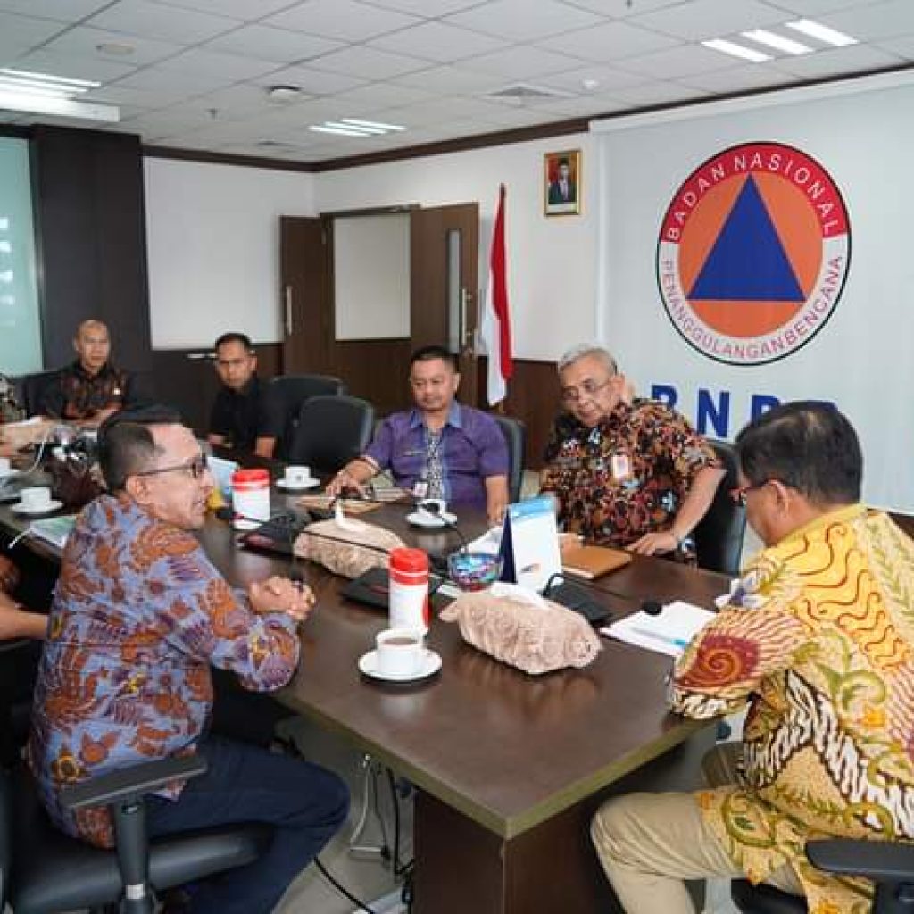 Bupati Eka Putra Ajukan 22 Usulan ke BNPB Pasca Banjir Bandang di Tanah Datar