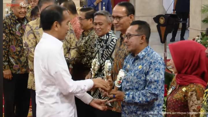 Bupati Tanah Datar Raih TPID Award dari Presiden RI untuk Kelima Kalinya