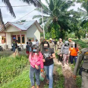Diduga Pijat Plus-Plus, 9 Orang Diamankan Satpol PP Padang