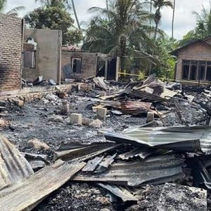 Kebakaran di Pasar Sasak Pasbar, Lima Rumah Hangus