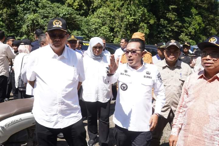 Komisi IV DPR RI Tinjau Kawasan Lembah Anai Pasca Banjir Bandang