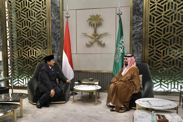 Menhan Prabowo Bahas Isu Global dan Palestina dalam Kunjungan ke Arab Saudi